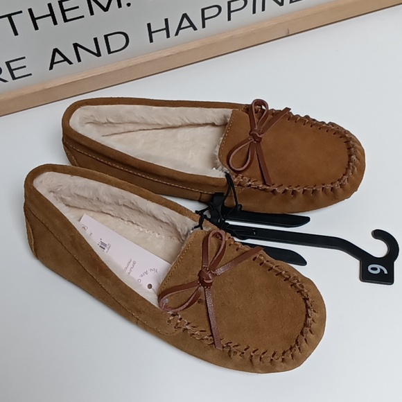 NWT Joyspun Women's Genuine Suede Tan Moccasin Loafer Size 6 - Picture 2 of 10